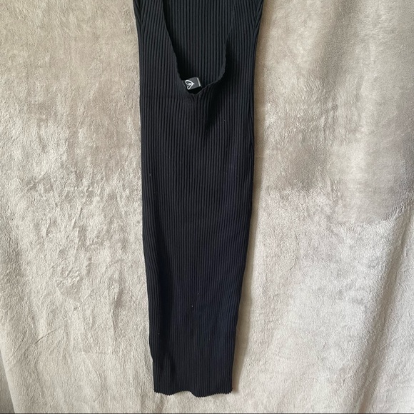 Windsor Black Open Back Sleeveless Turtleneck Sweater - Picture 8 of 13